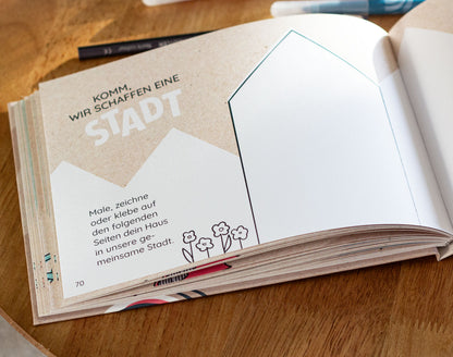 Kreativseiten im Freundschaftsbuch für die Grundschule. Hier dürfen die Kinder, wenn sie wollen, ein Haus malen, zeichnen oder einkleben